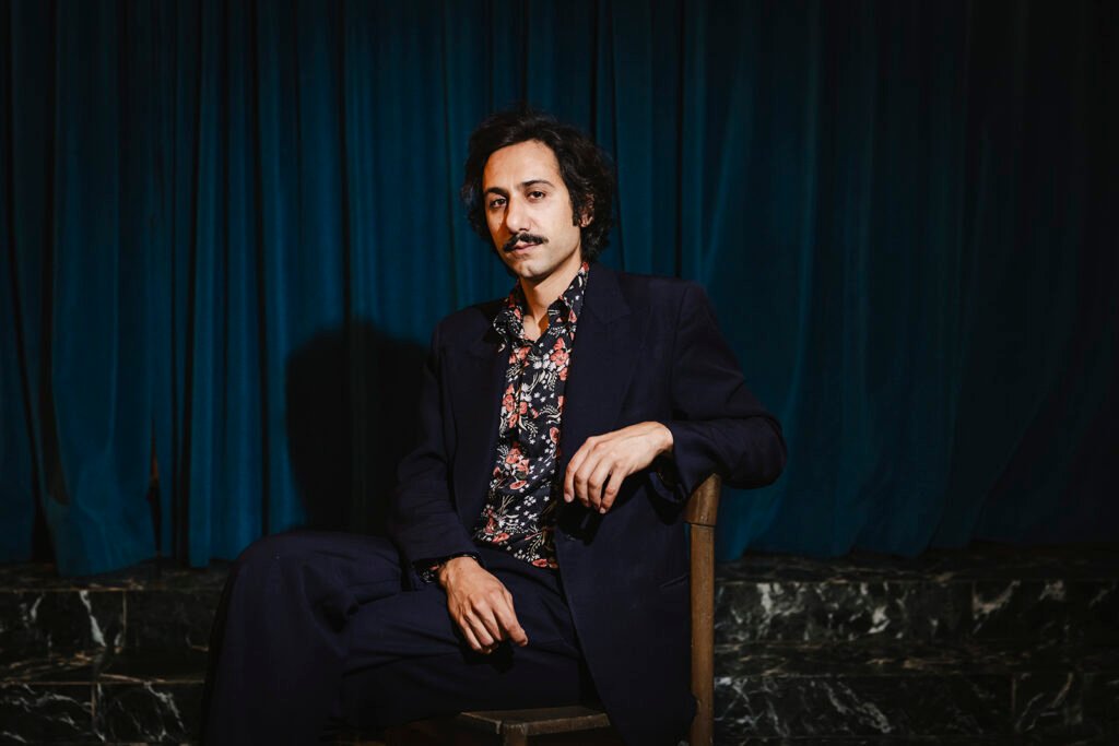 Portrait d Arthur Teboul, chanteur de Feu Chatterton.